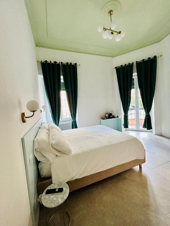 Double or Twin Room with Balcony room - Image 3
