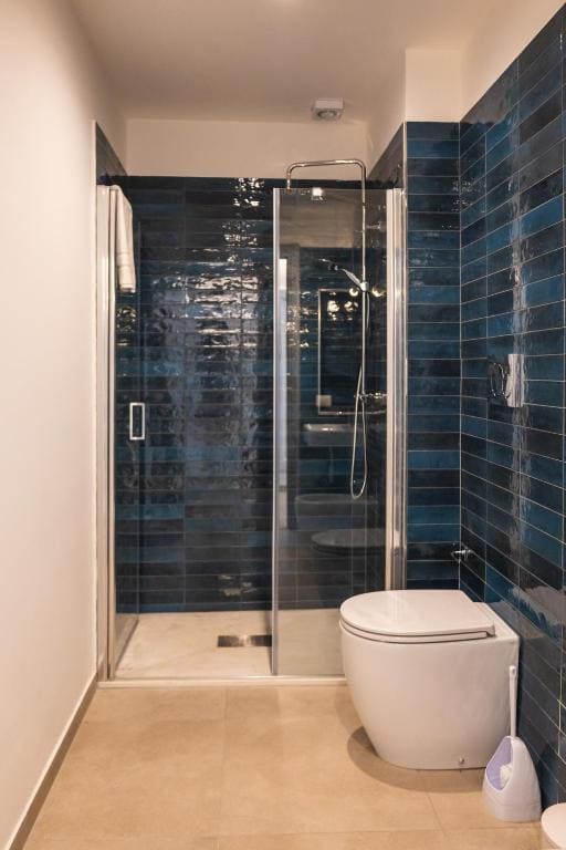 Quadruple Room with Private Bathroom room - Image 3
