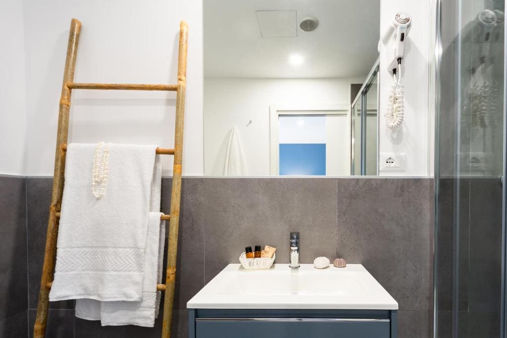 Superior Double or Twin Room with Terrace room - Image 2