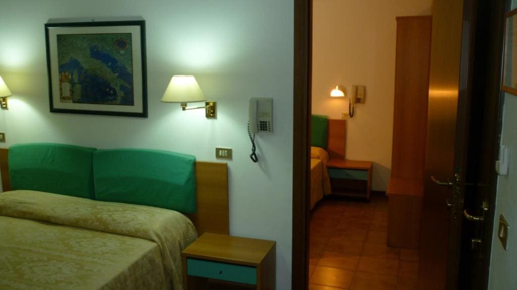 Family Room room - Image 3