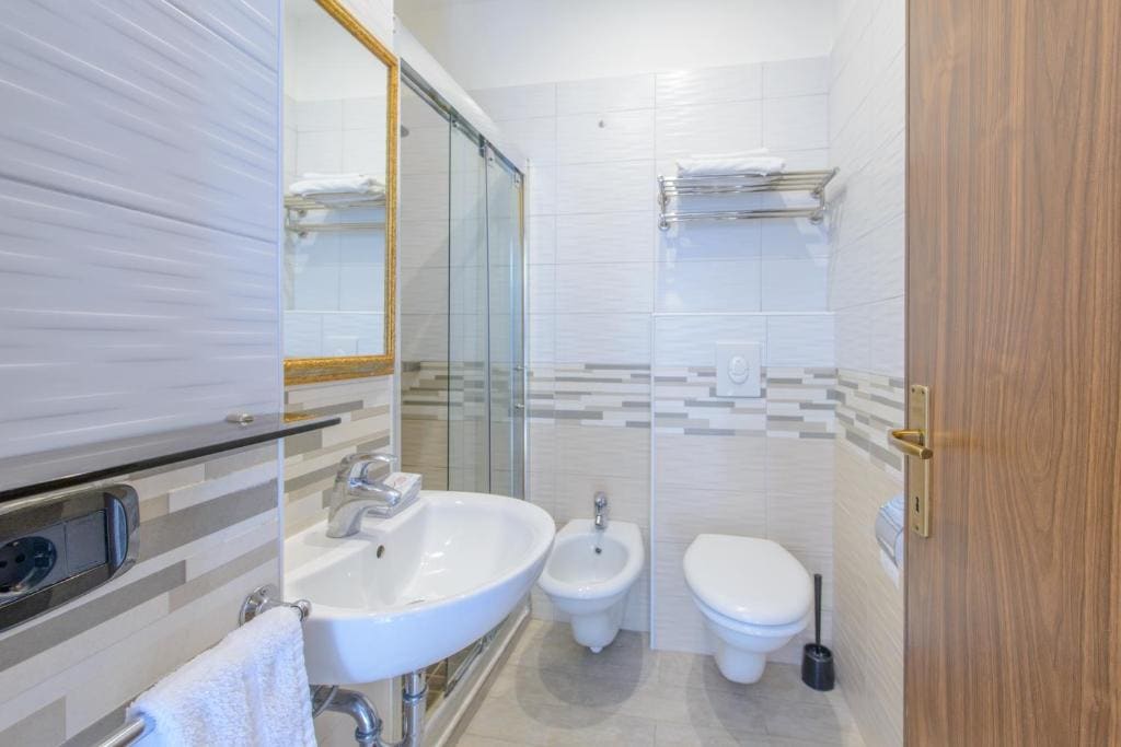 Quadruple Room room - Image 1