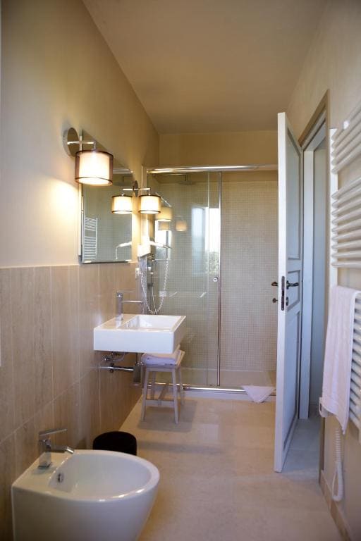 Double Room with Garden View room - Image 3