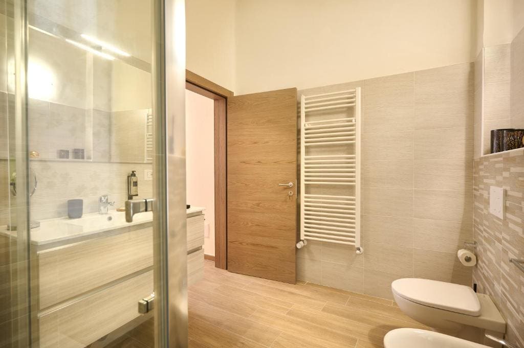 Double Room with Private External Bathroom room - Image 1