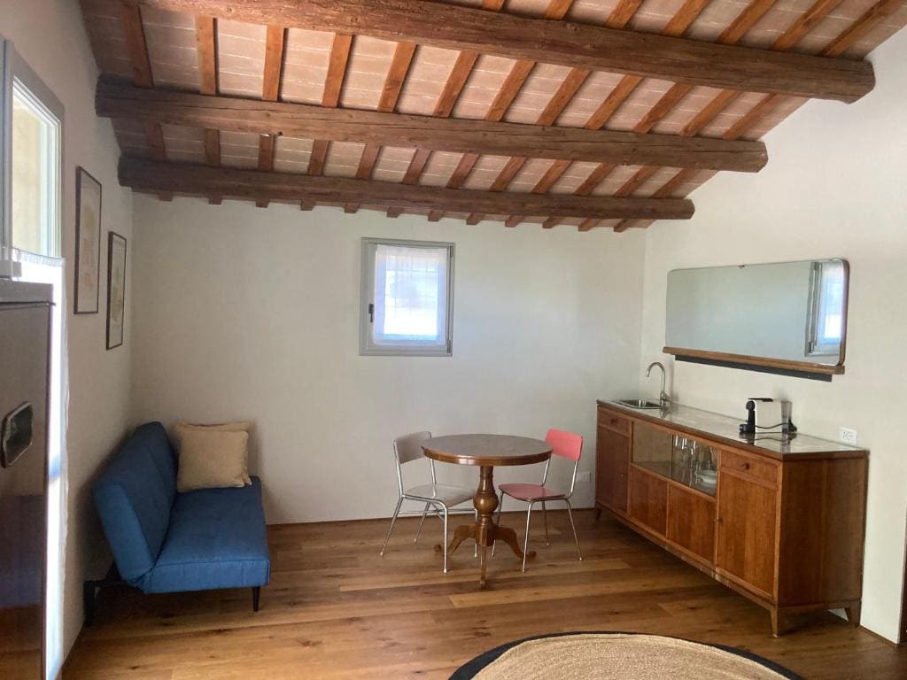 Studio Apartment room - Image 2