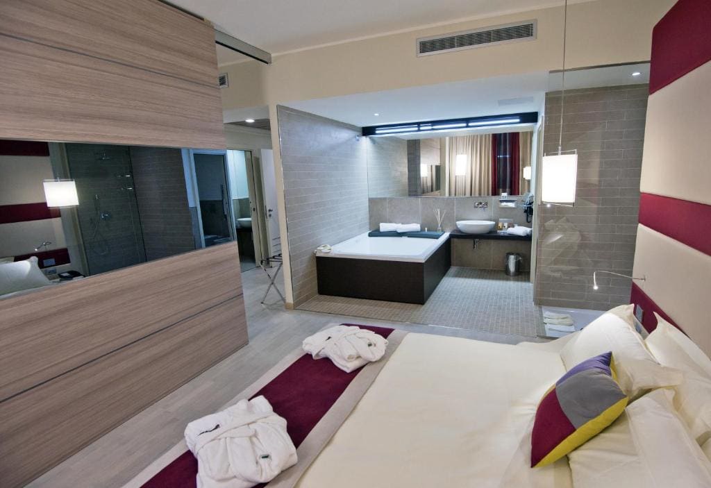 Suite room - Image 1