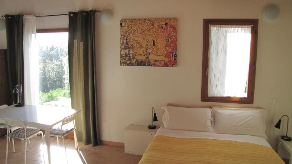 Family Room with Private Bathroom room - Image 2