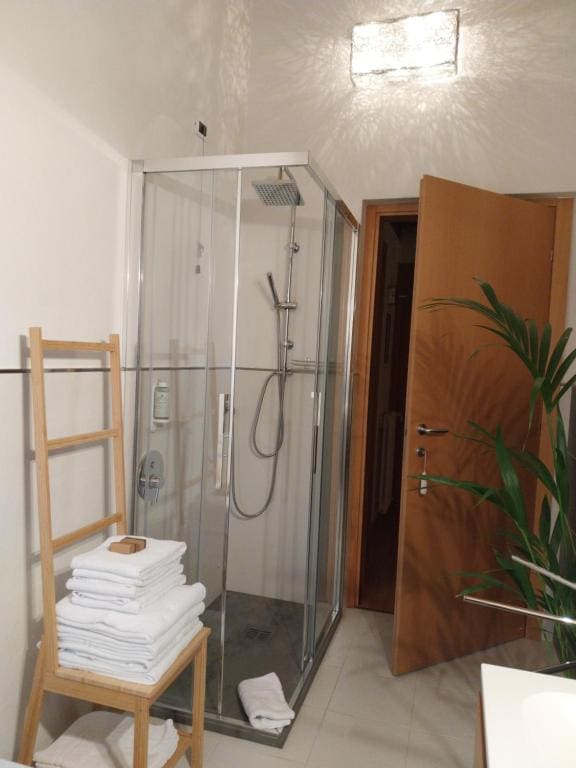 Standard Double Room room - Image 2