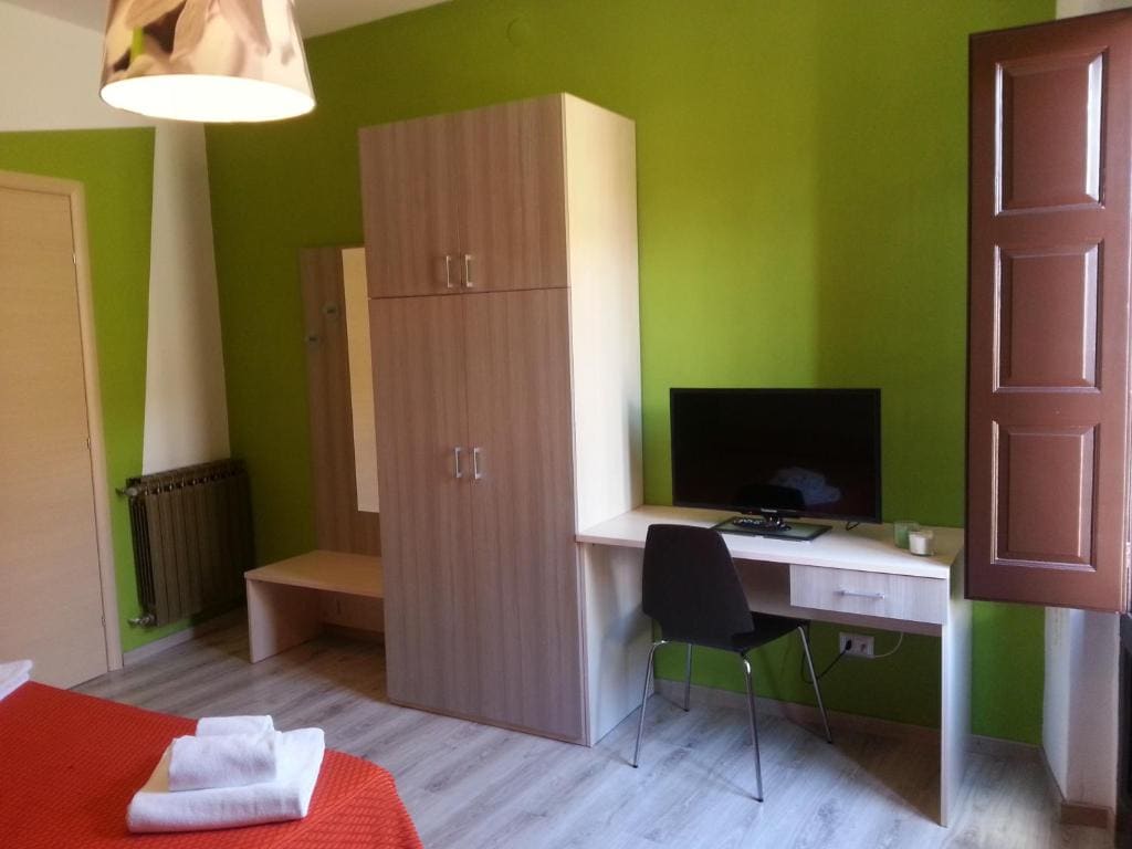 Double or Twin Room with Private Bathroom room - Image 3