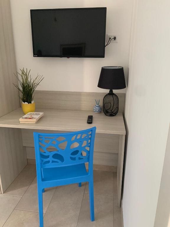 Double Room with Balcony room - Image 1
