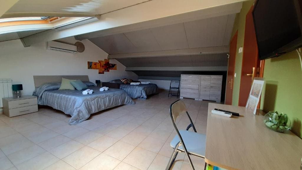 Deluxe Family Room room - Image 2