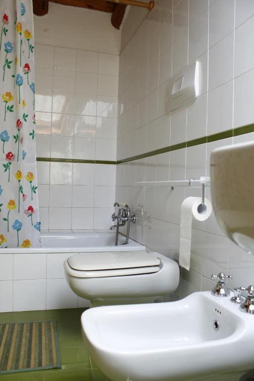 Double or Twin Room with Private Bathroom room - Image 3