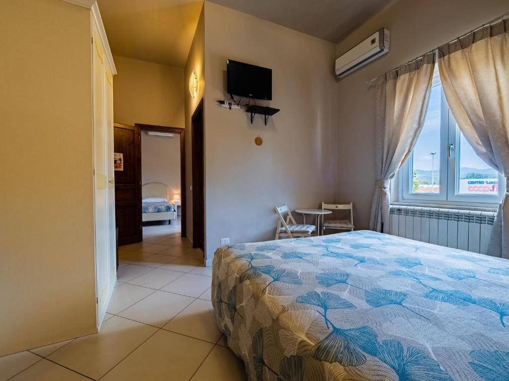 Family Room room - Image 2