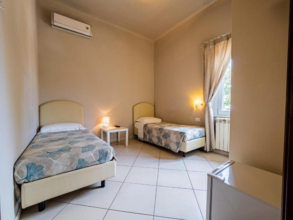 Family Room room - Image 3