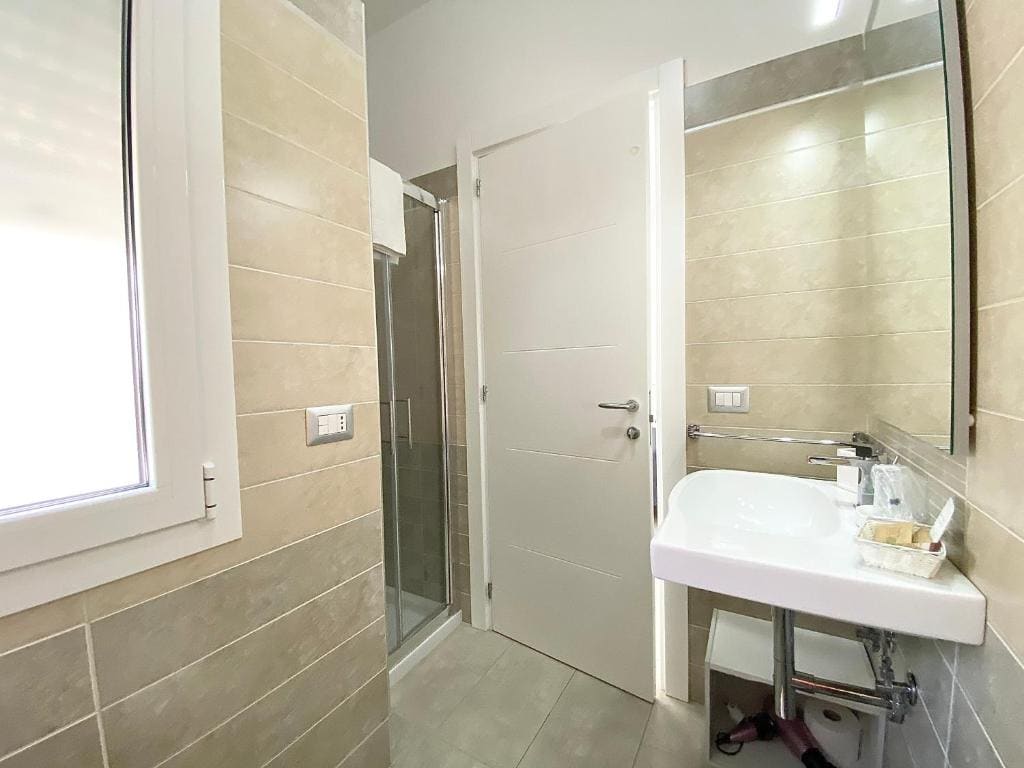 Double or Twin Room with Private Bathroom room - Image 2