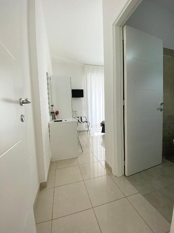 Standard Double or Twin Room with Balcony room - Image 3