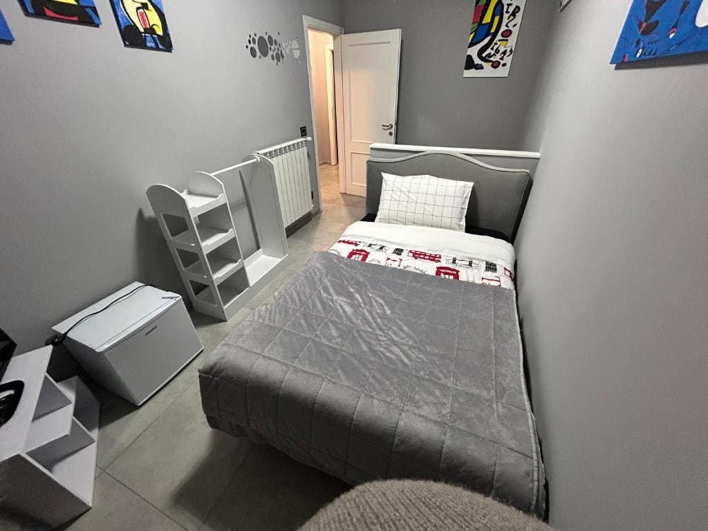 Comfort Triple Room with Shower room - Image 2