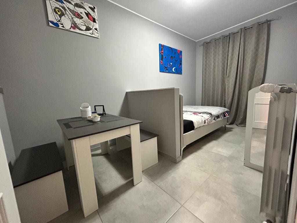 Comfort Triple Room with Shower room - Image 3