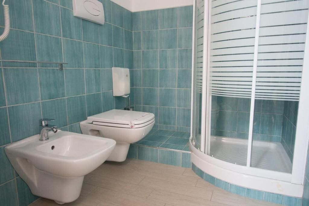 Small Double Room with City View room - Image 2