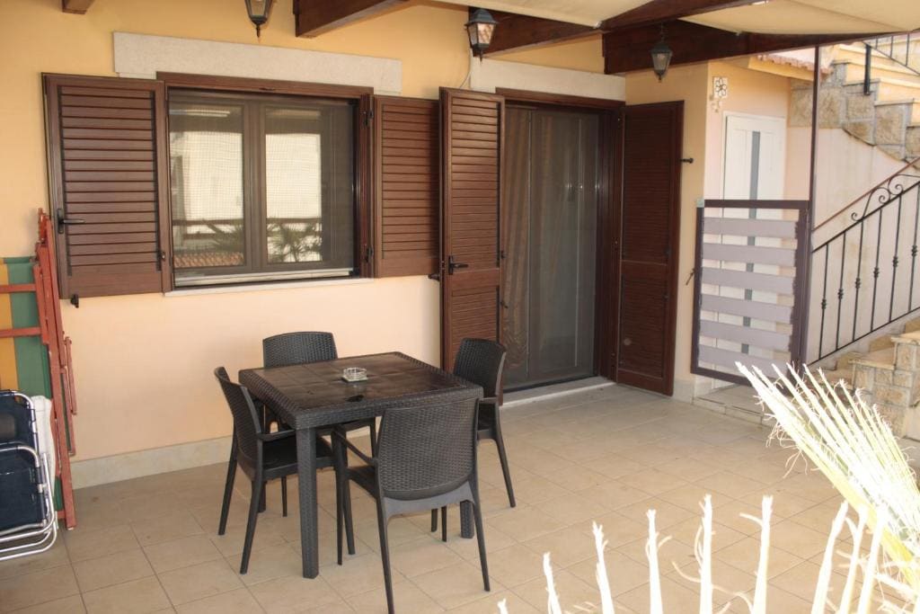 Room room - Image 3