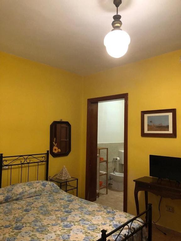 Double Room with Private Bathroom room - Image 2
