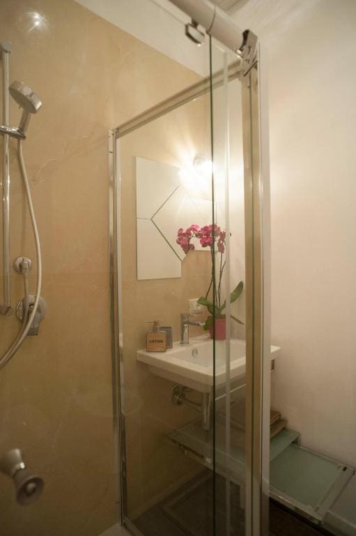 Deluxe Double Room room - Image 2