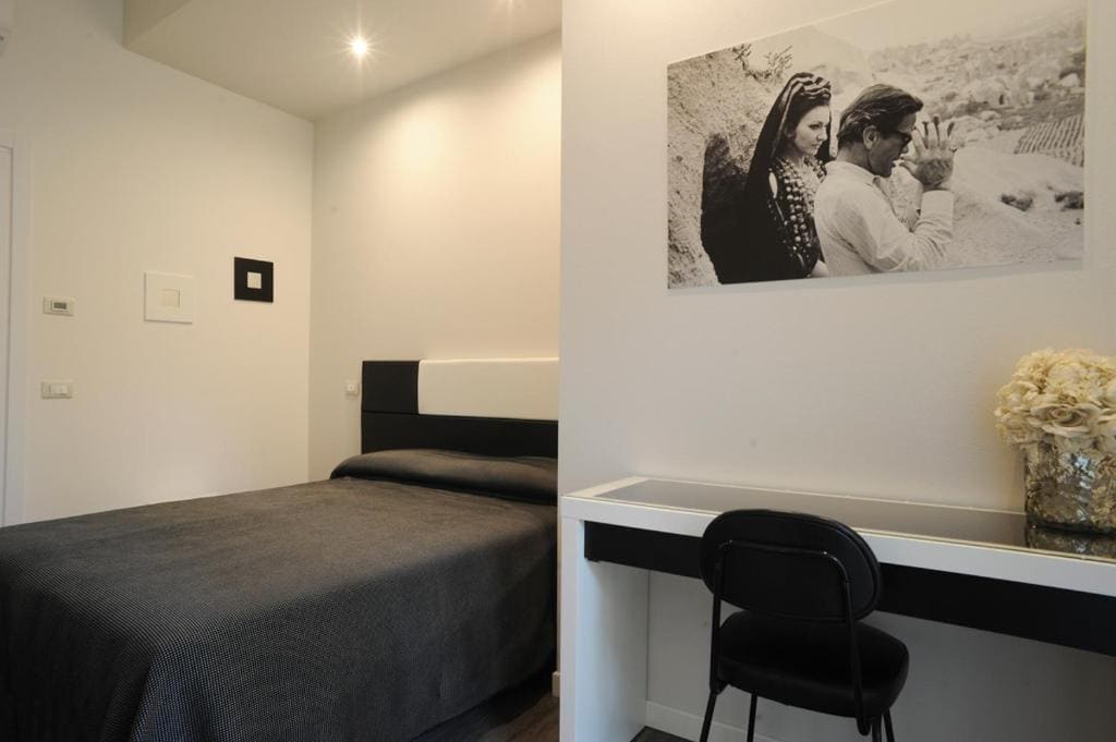 Double Room with Private Bathroom room - Image 2