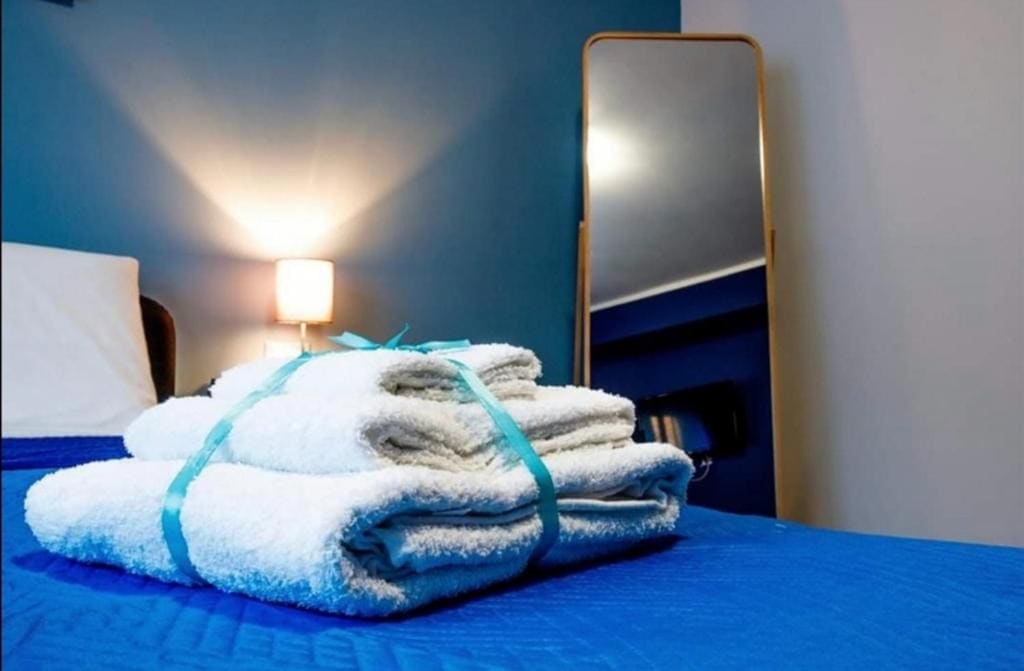 Double Room with Private Bathroom room - Image 3