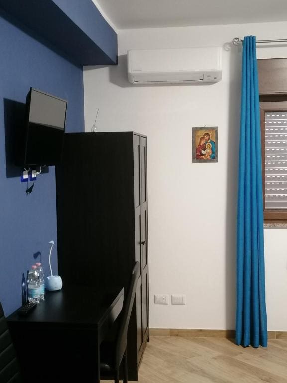 Double Room with Private Bathroom room - Image 2