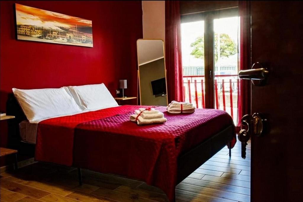 Large Double Room room - Image 3