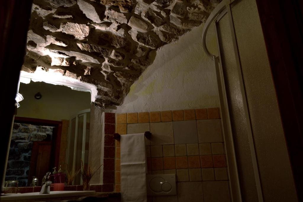 King Room with Mountain View room - Image 2