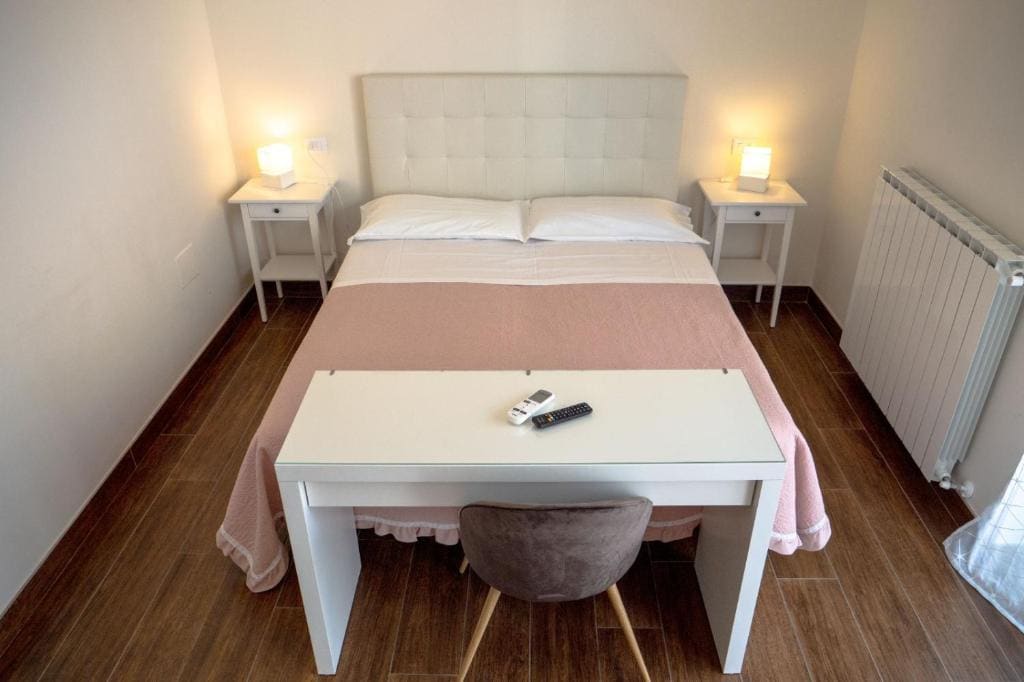 Deluxe Double Room room - Image 2