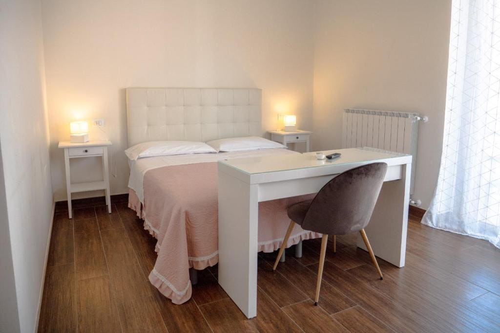 Deluxe Double Room room - Image 3