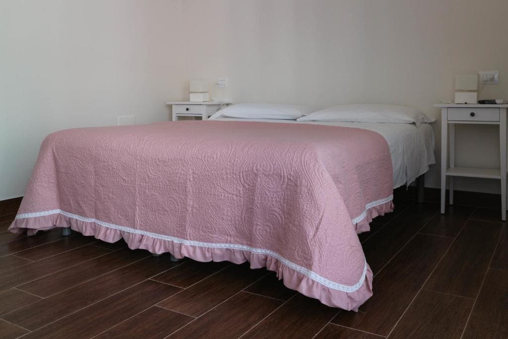 King Room room - Image 1