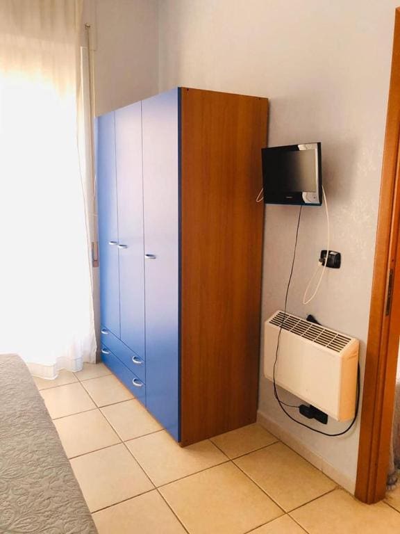 Quadruple Room with Private Bathroom room - Image 1