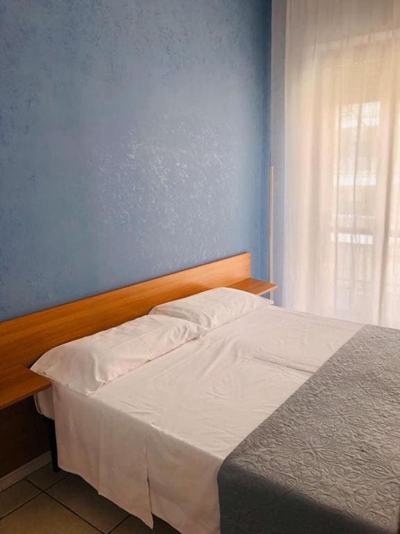 Quadruple Room with Private Bathroom room - Image 3