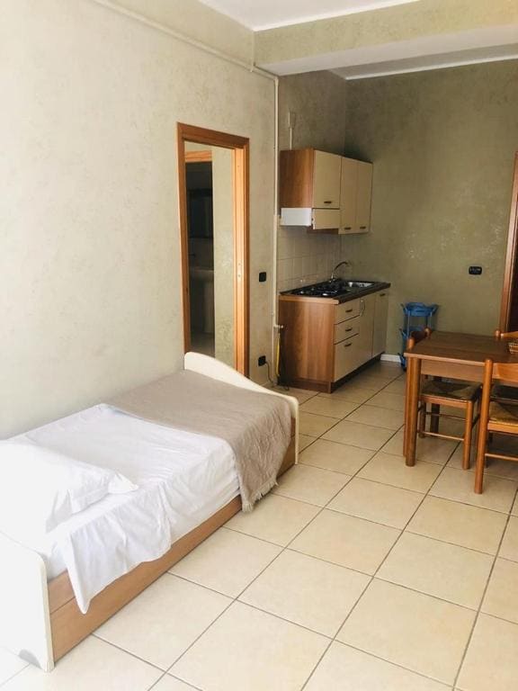 Superior Quadruple Room room - Image 2