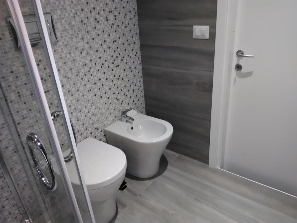 Double Room with Private Bathroom room - Image 3