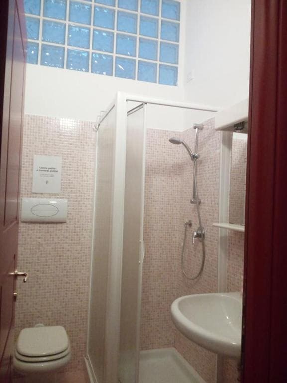 Triple Room with Private External Bathroom room - Image 2