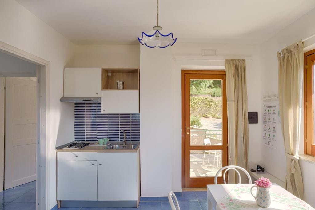 Apartment with Sea View room - Image 3