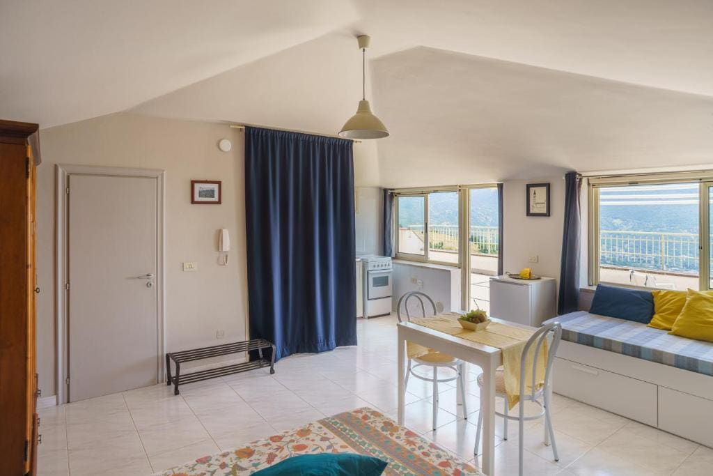 Studio with Sea View room - Image 3
