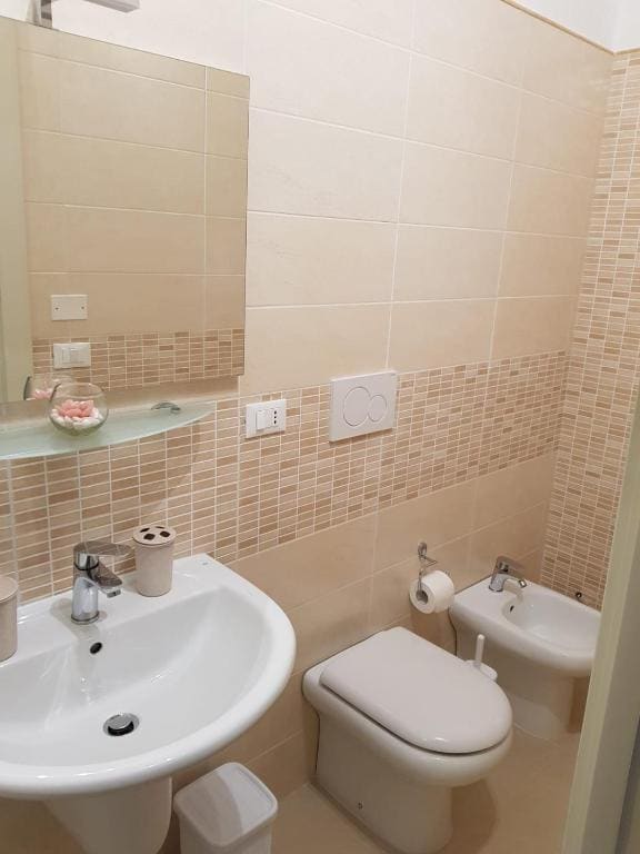 Quadruple Room with Balcony room - Image 2