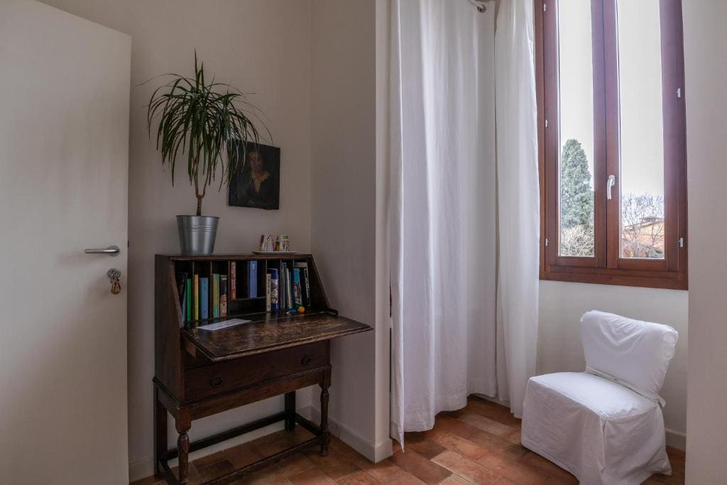 Large Double Room room - Image 3