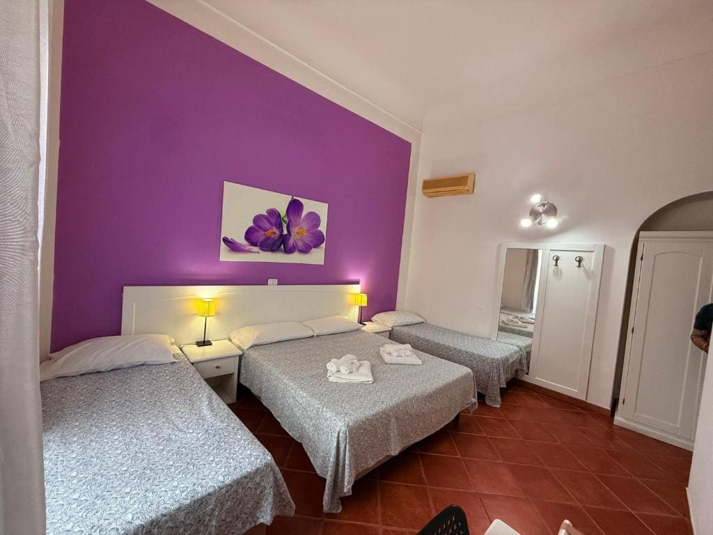 Quadruple Room room - Image 2