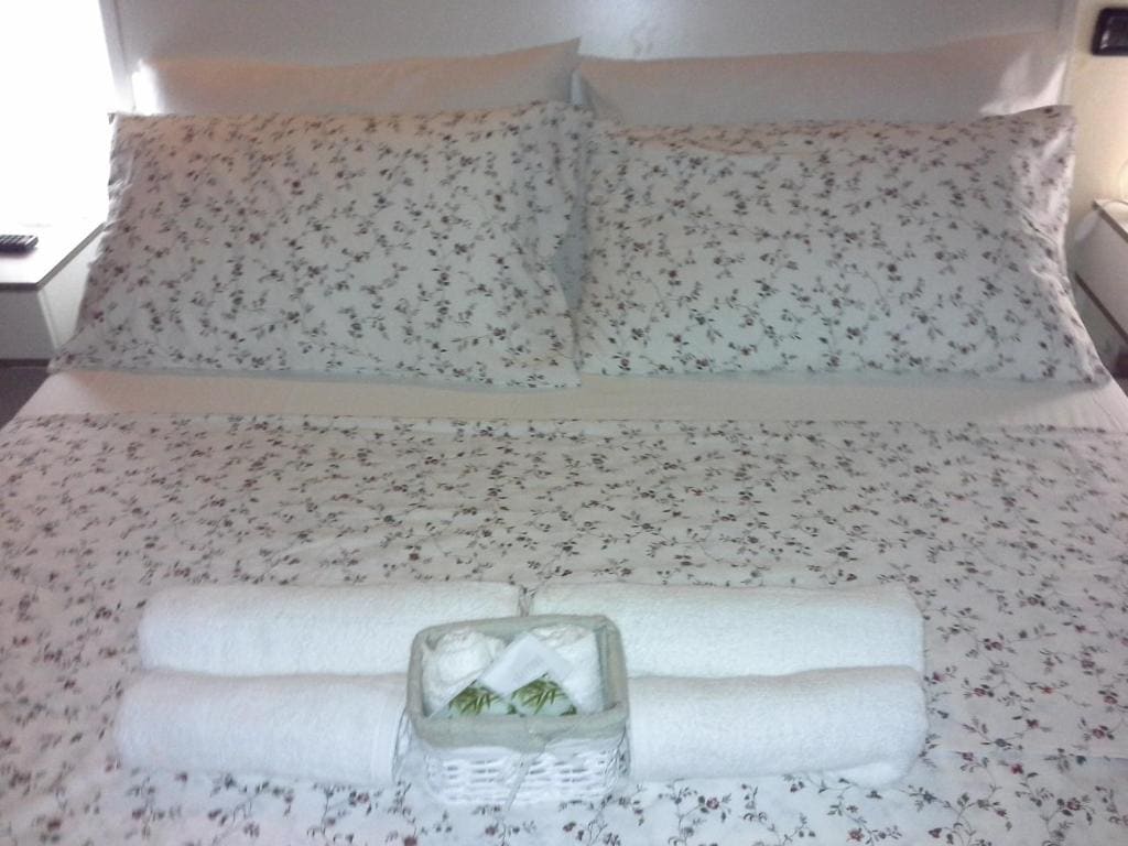 Deluxe Room room - Image 2