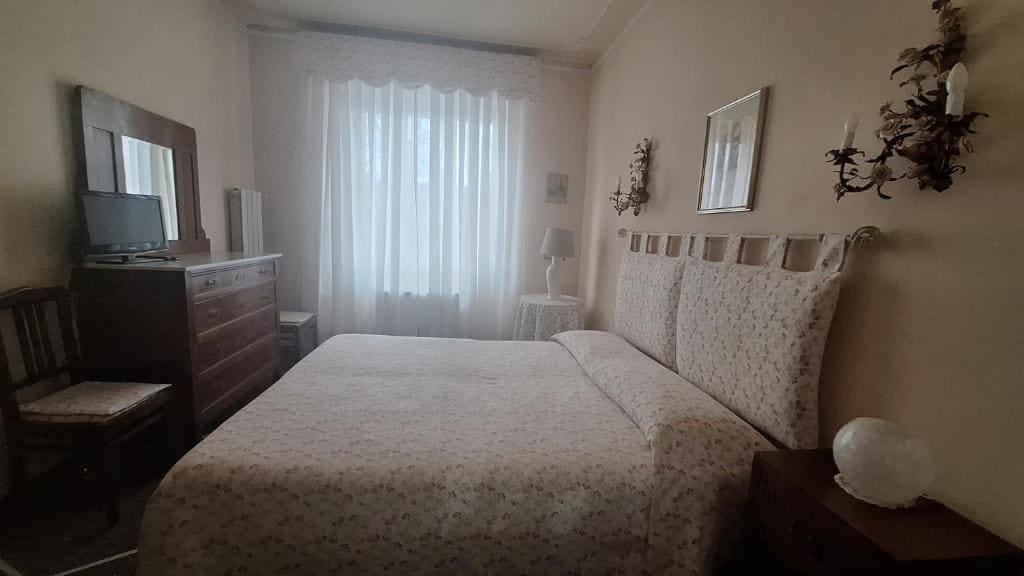Double or Twin Room with Private External Bathroom room - Image 3