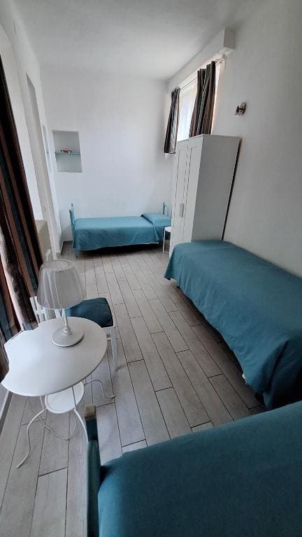 Family Room with Private Bathroom room - Image 1