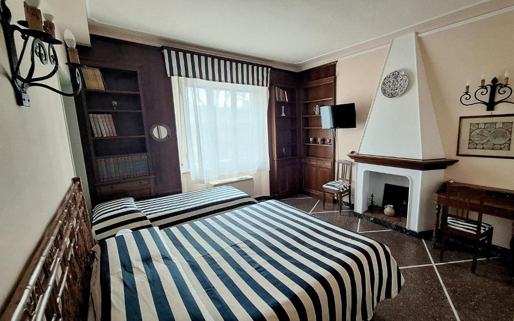Triple Room with Private Bathroom room - Image 1
