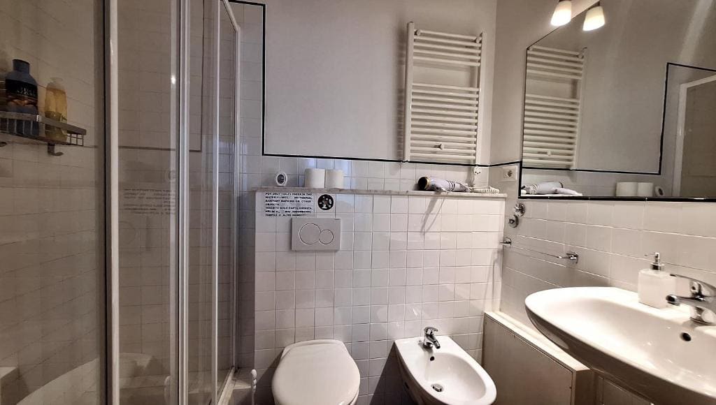 Triple Room with Private Bathroom room - Image 3