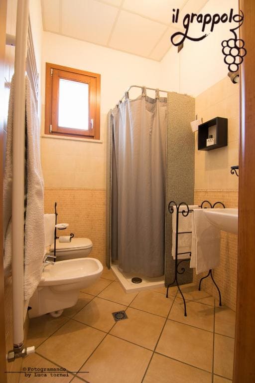 Double Room with Private Bathroom room - Image 3