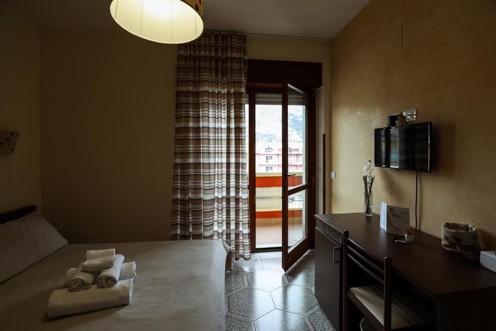 Double Room room - Image 2